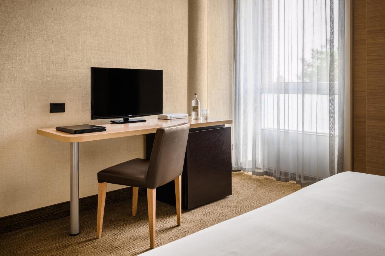 Hotel Cora カラーテ・ブリアンツァ エクステリア 写真