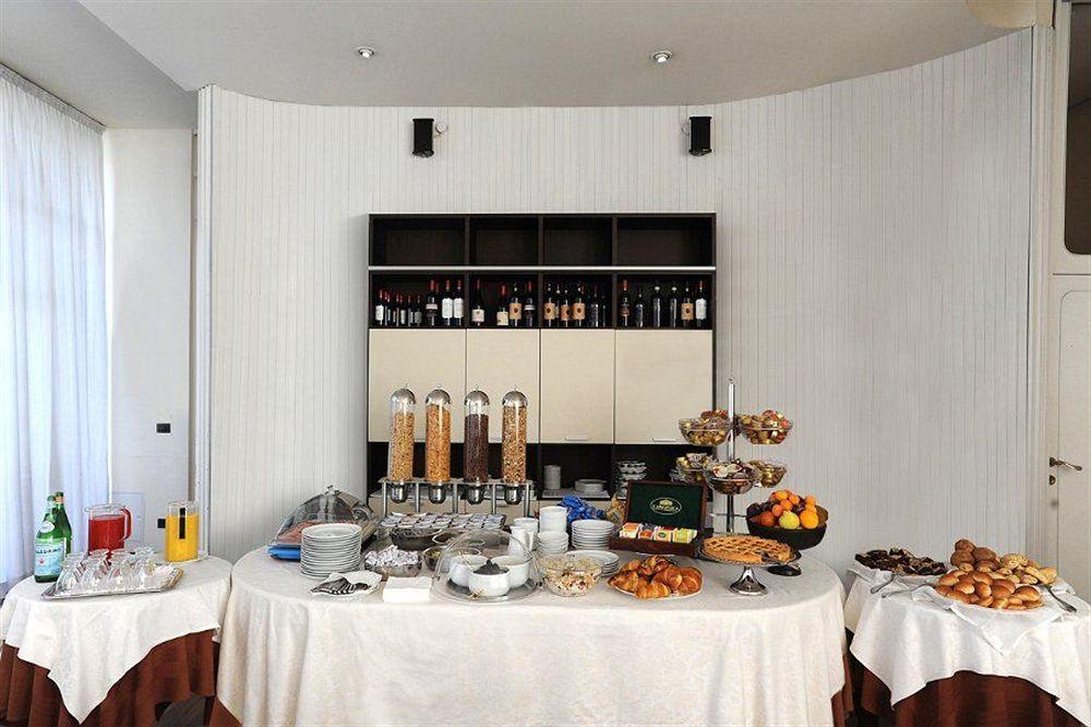 Hotel Cora カラーテ・ブリアンツァ エクステリア 写真
